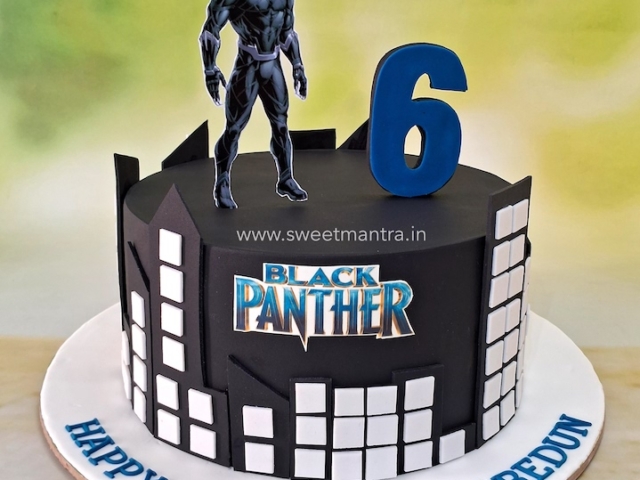 Black Panther cake
