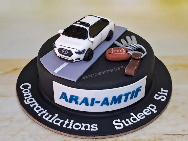 Cake for employee completing 1 year in company