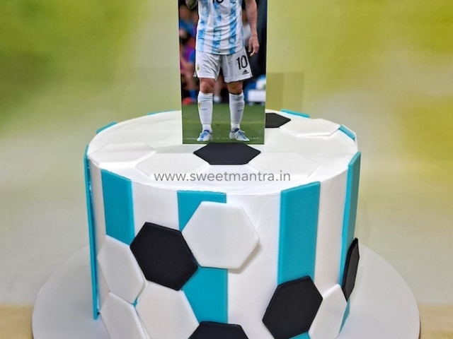 Messi design cake